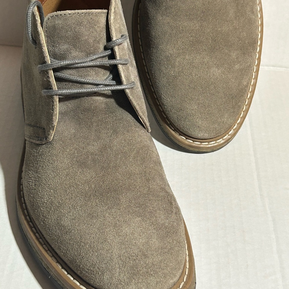 Steve Madden Tan Suede Chukka Boots